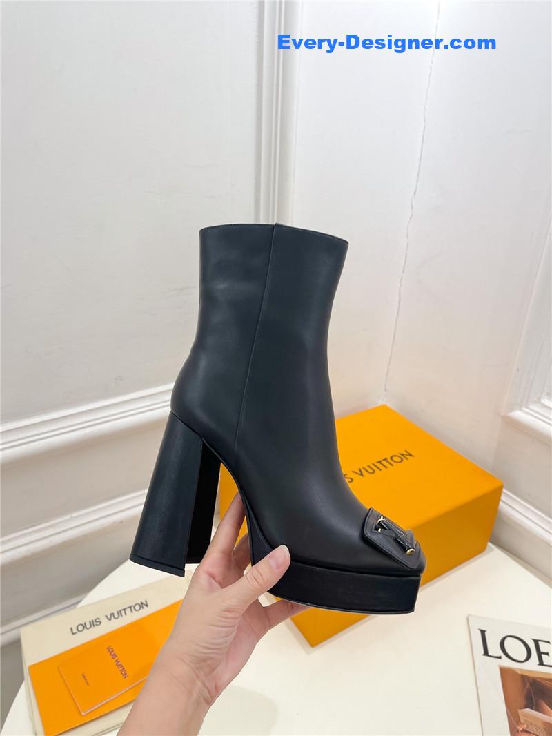 l0vis Vvtt0n lv v-shaped square heel platform boots