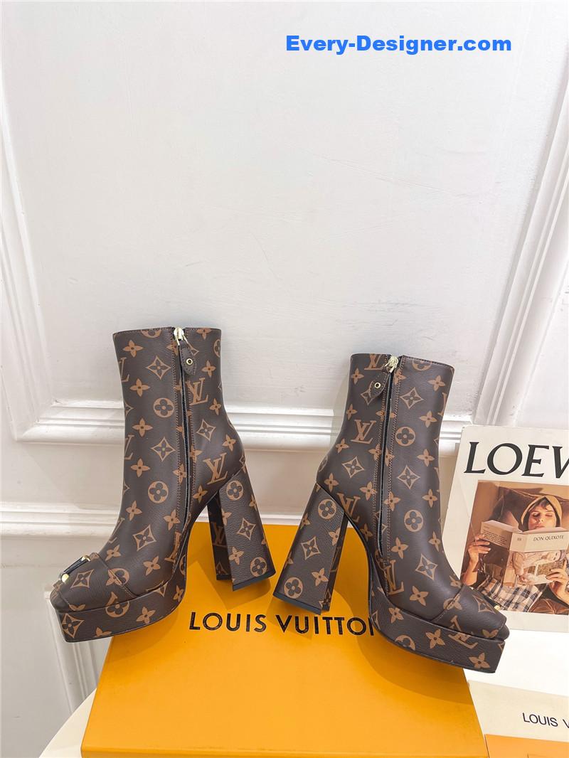 l0vis Vvtt0n lv v-shaped square heel platform boots