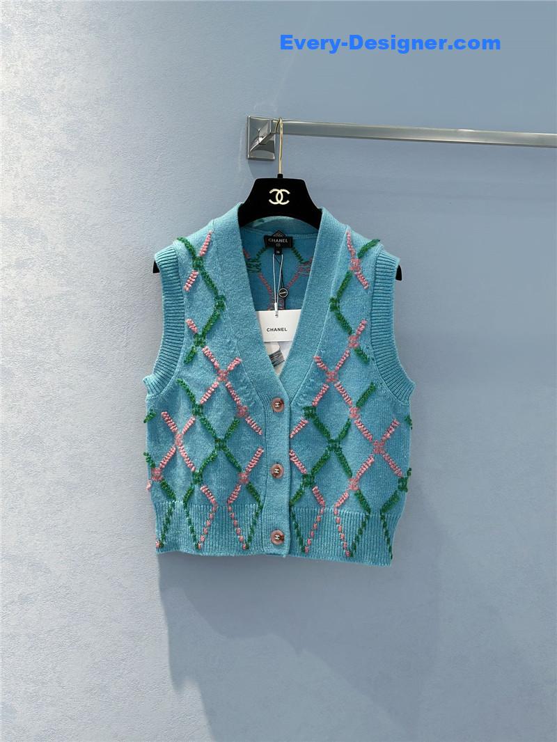 Ch**el colorblock embroidered knitted v-neck vest