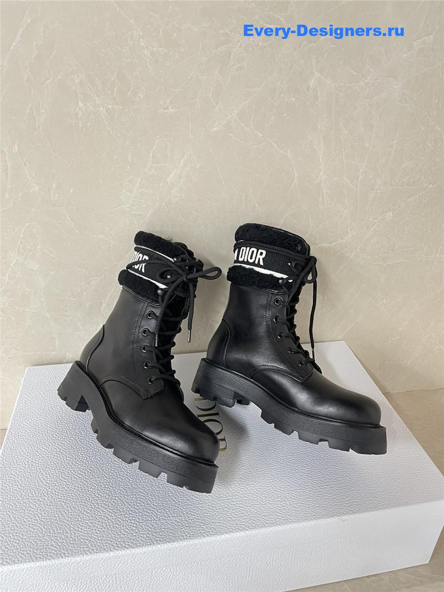 D10r black lace-up lambswool martin boots