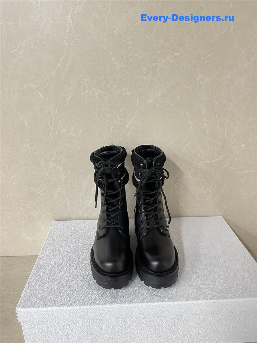 D10r black lace-up lambswool martin boots