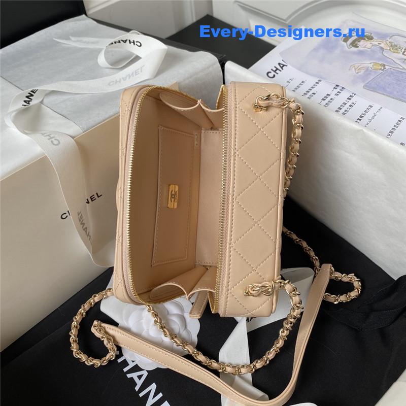 Ch**el camera bag