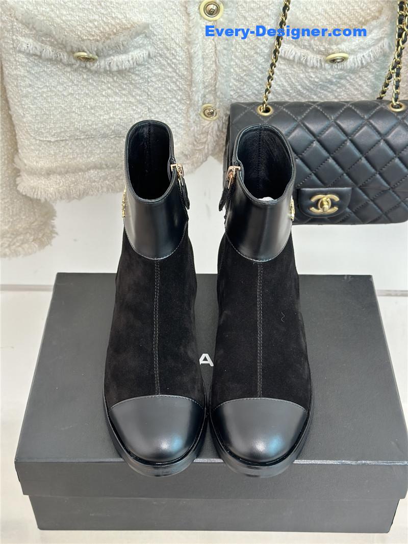 CC logo CC buckle thick heel short boots