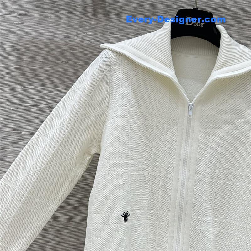 D10r check bee embroidered knitted suit