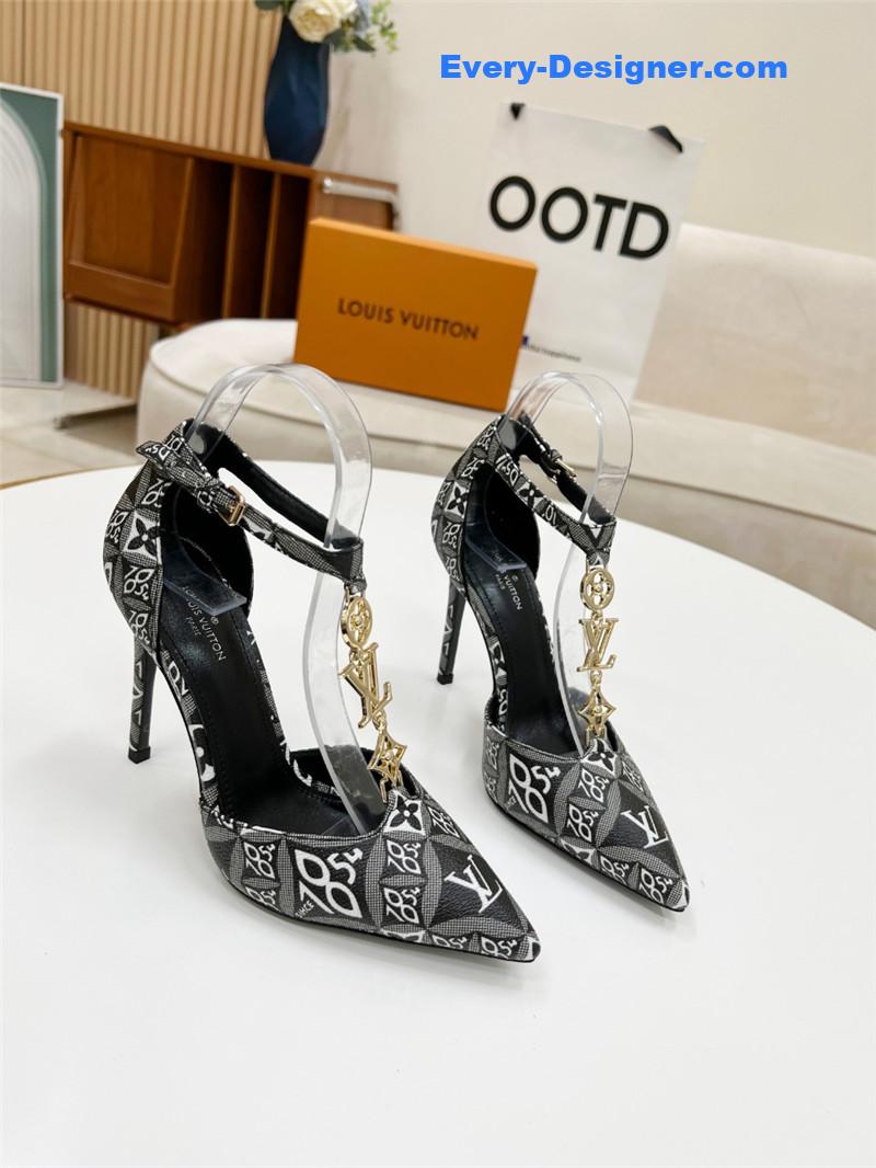 l0vis Vvtt0n lv metal chain high heels