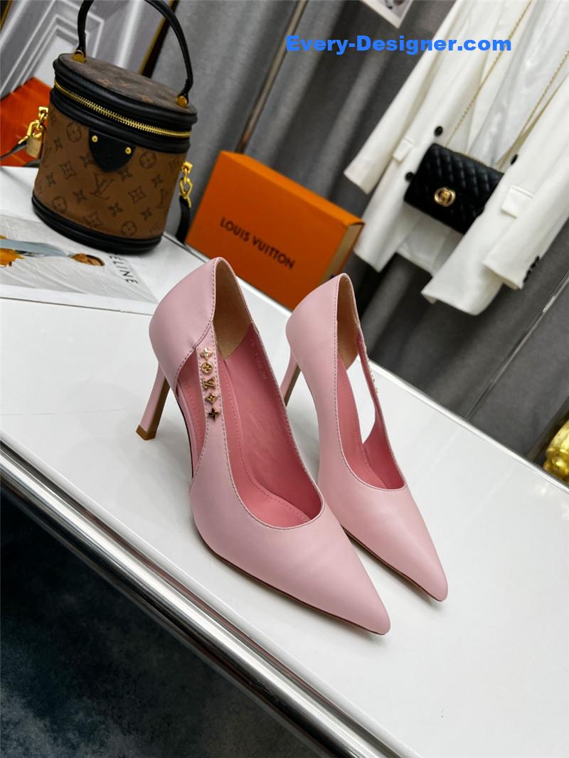 l0vis Vvtt0n lv metal buckle high heels