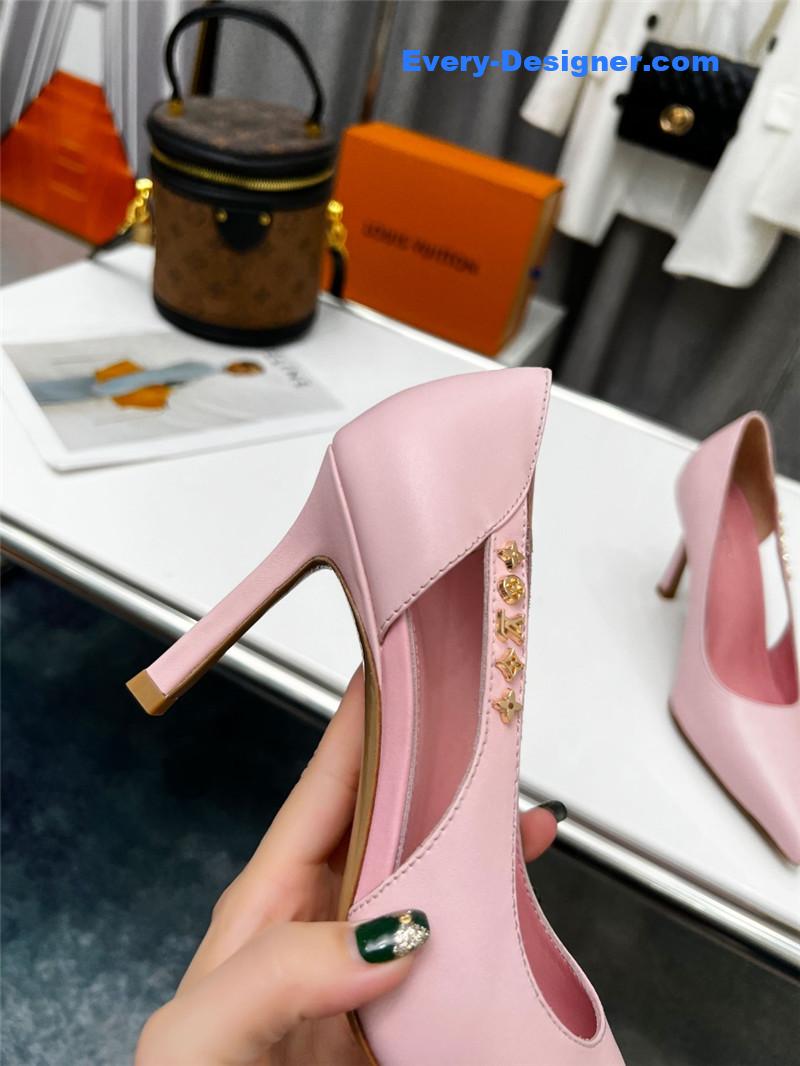 l0vis Vvtt0n lv metal buckle high heels
