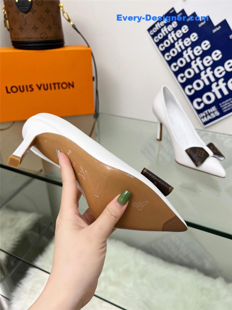 l0vis Vvtt0n lv bow high heels