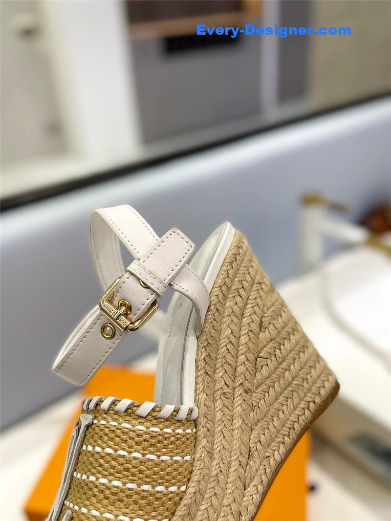 l0vis Vvtt0n lv latest catwalk platform sandals