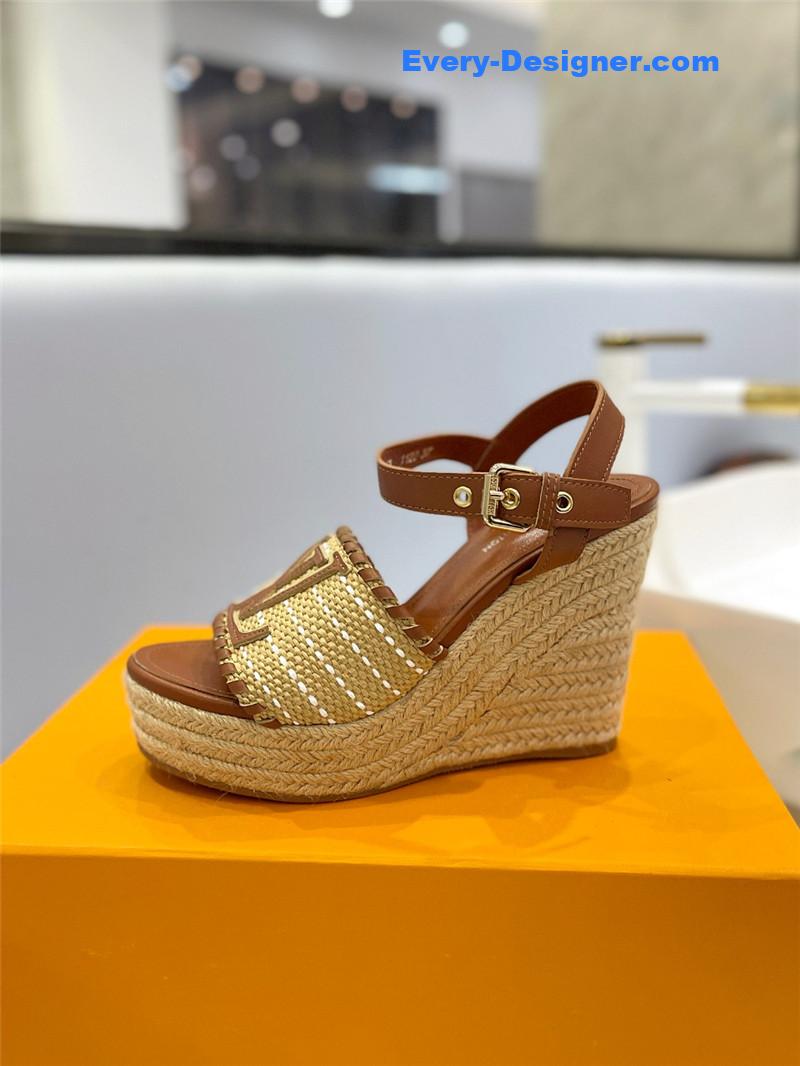 l0vis Vvtt0n lv latest catwalk platform sandals