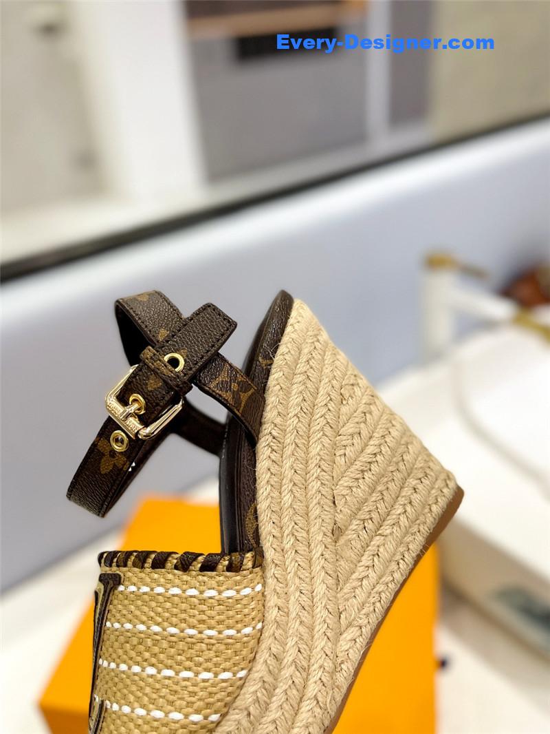 l0vis Vvtt0n lv latest catwalk platform sandals