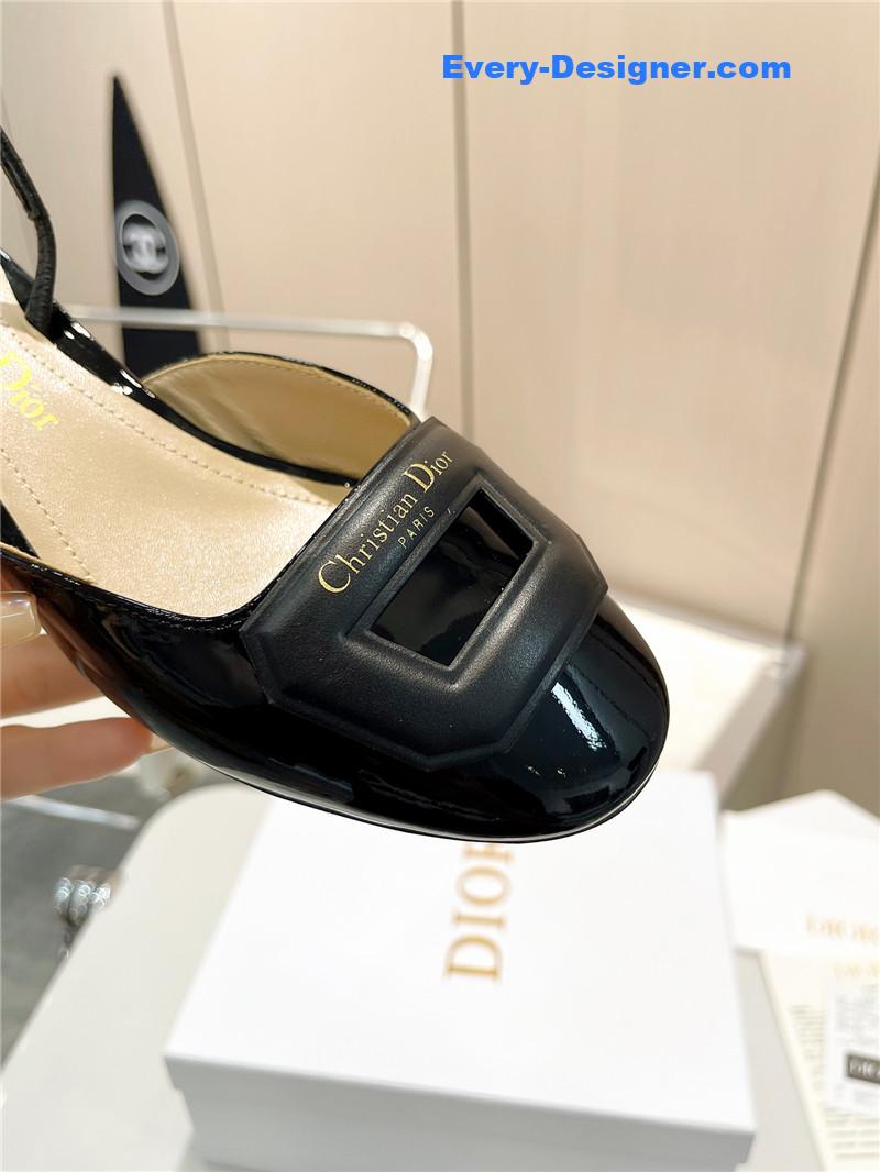 D10r hollow strappy sandals