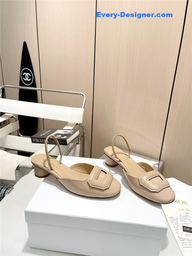 D10r hollow strappy sandals