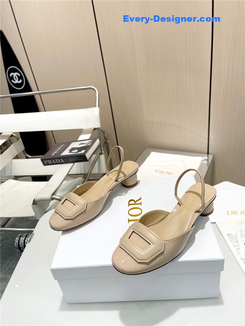 D10r hollow strappy sandals