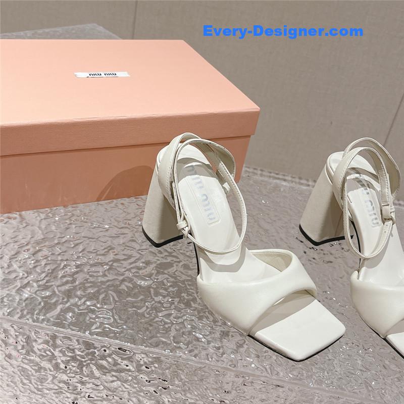 M1um1u new rhinestone pinch sandals