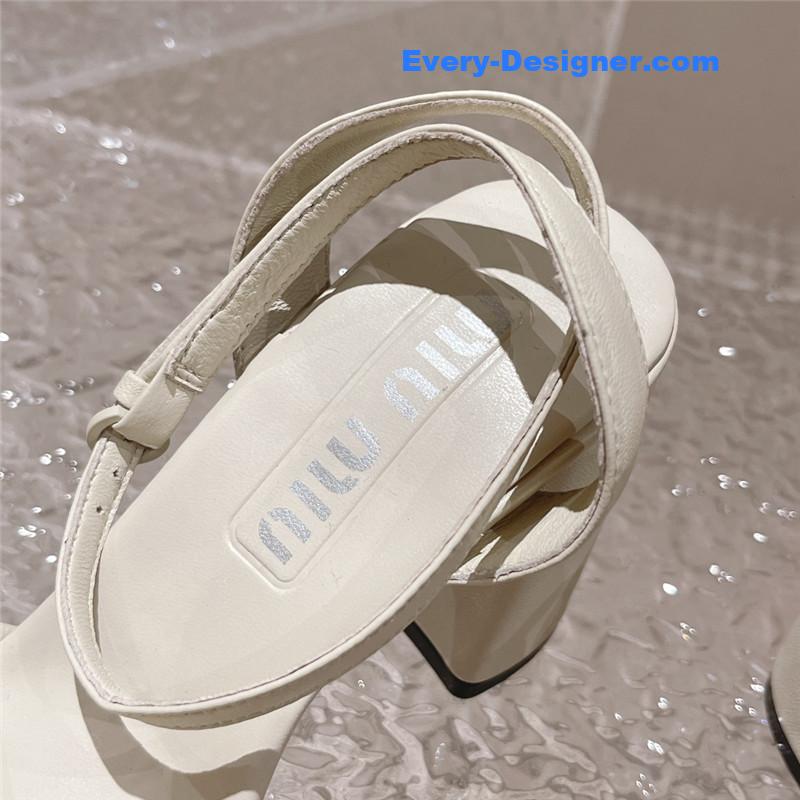 M1um1u new rhinestone pinch sandals