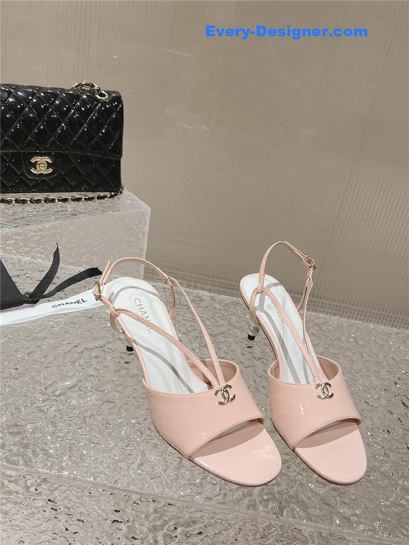 CC explosion models large logo sandals
