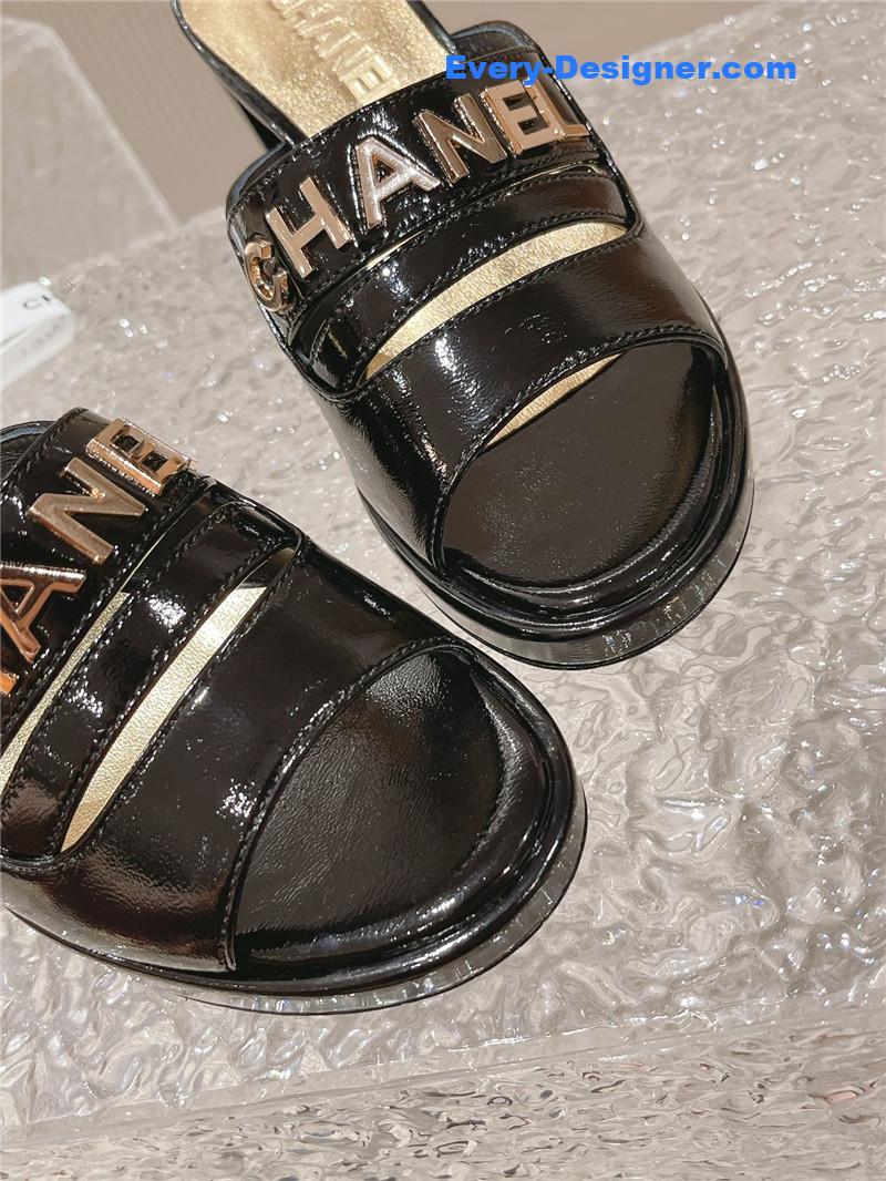 CC platform high heel slippers
