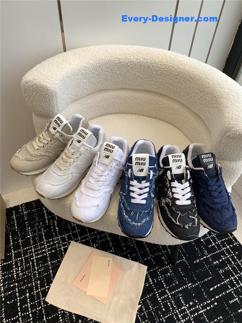 M1um1u retro rough grain upper stitching casual shoes
