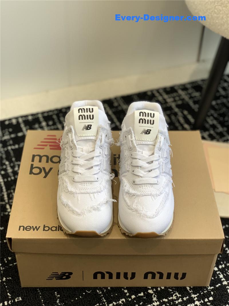 M1um1u retro rough grain upper stitching casual shoes