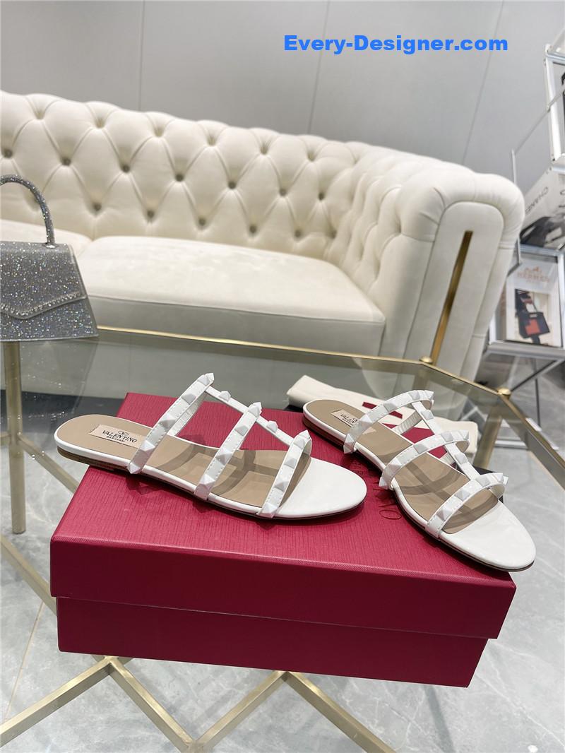 Va1e*ntin0 classic studded sandals