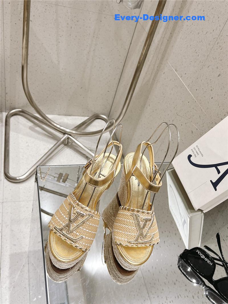 l0vis Vvtt0n lv straw platform sandals