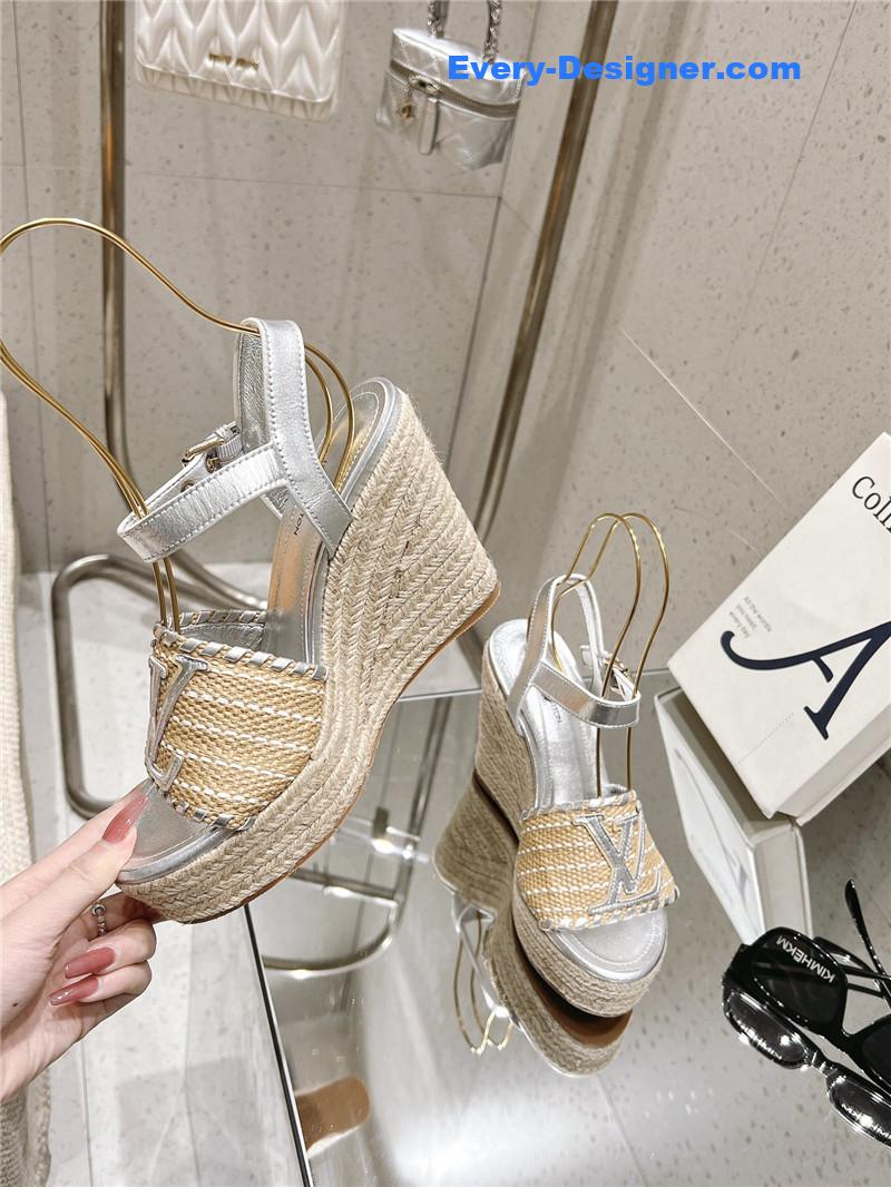 l0vis Vvtt0n lv straw platform sandals