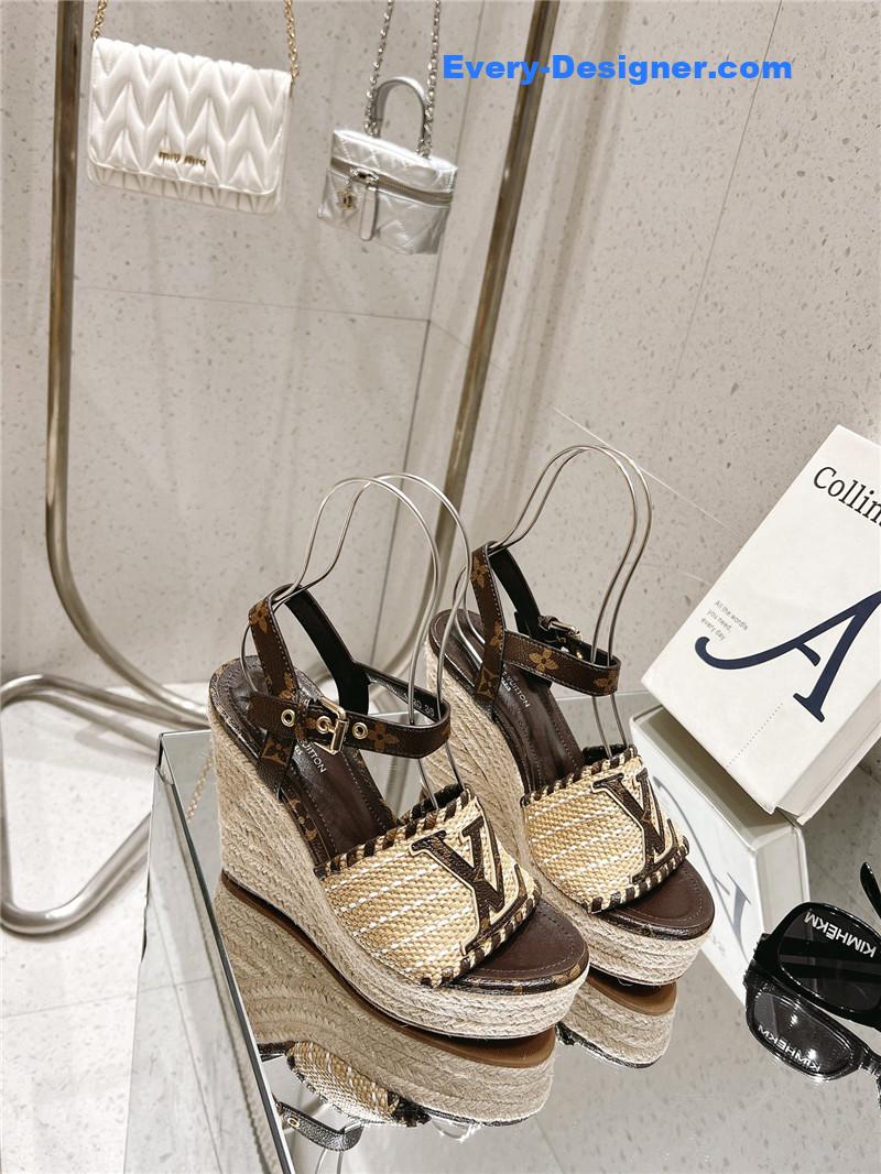 l0vis Vvtt0n lv straw platform sandals