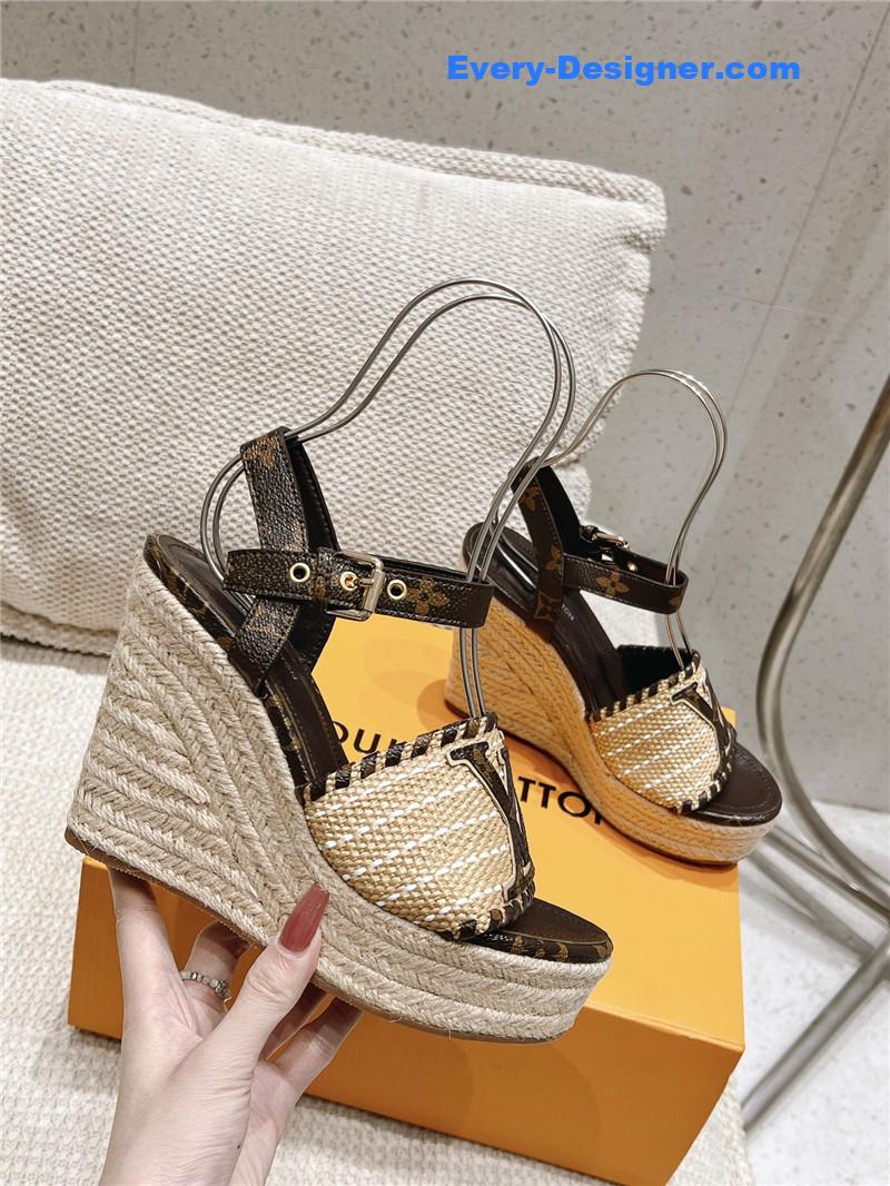 l0vis Vvtt0n lv straw platform sandals