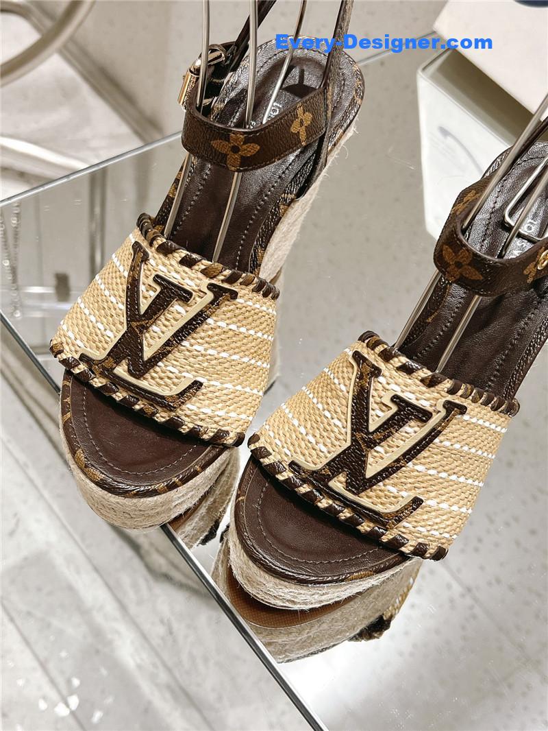 l0vis Vvtt0n lv straw platform sandals