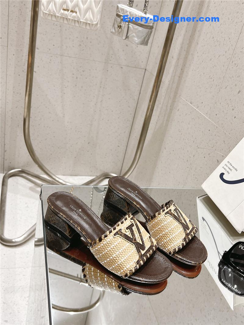 l0vis Vvtt0n lv straw sandals