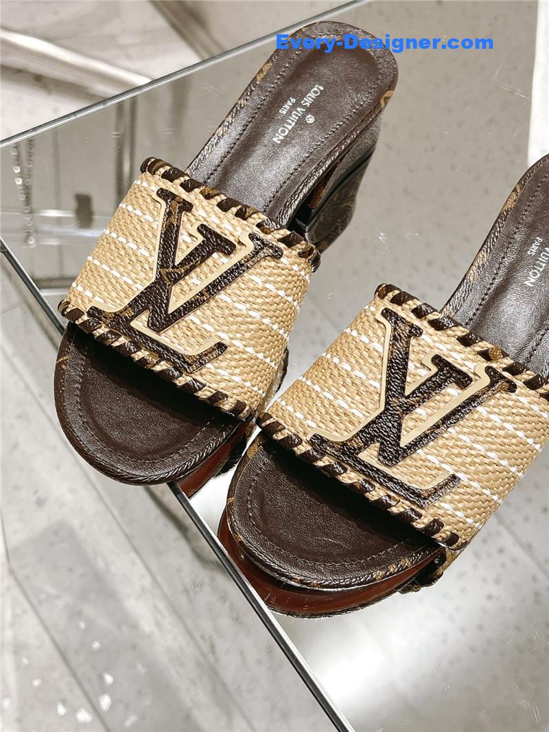 l0vis Vvtt0n lv straw sandals