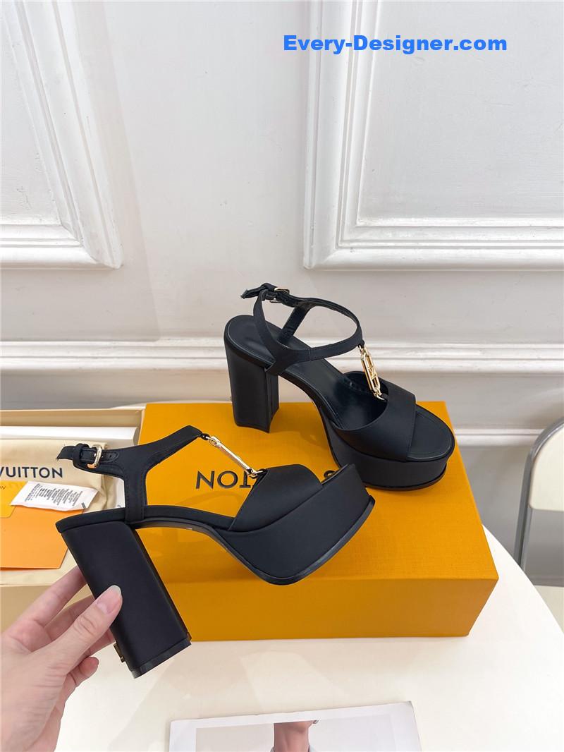 l0vis Vvtt0n black shake platform sandal