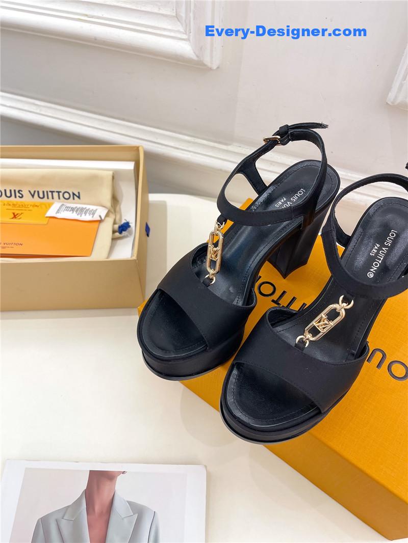 l0vis Vvtt0n black shake platform sandal