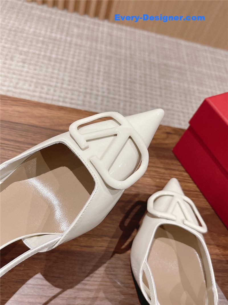 Va1e*ntin0 v buckle kitten heel sandals