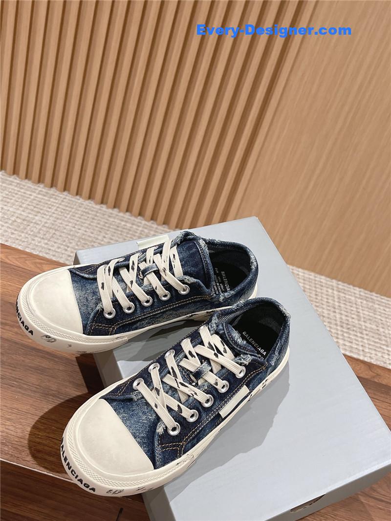 Ba1en*iaga couple’s espadrilles