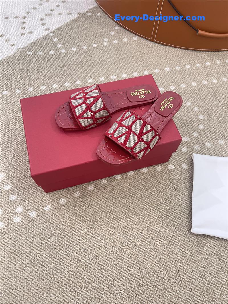 Va1e*ntin0 v buckle vlogo embroidery series flat slippers