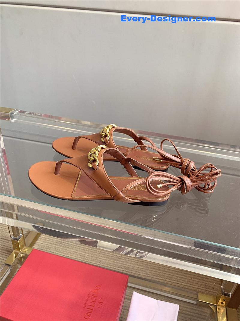 Va1e*ntin0 new strappy flat sandals