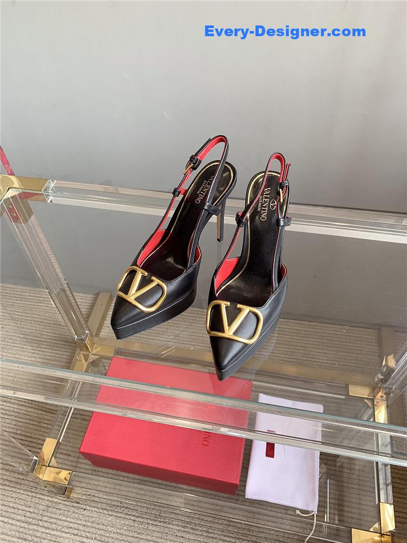 Va1e*ntin0 new sky high heels