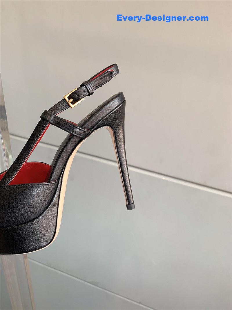 Va1e*ntin0 new sky high heels