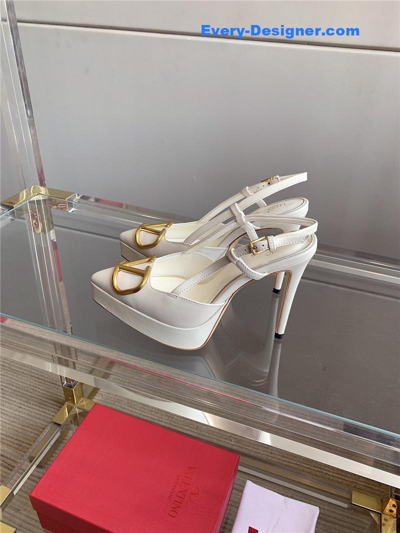 Va1e*ntin0 new sky high heels