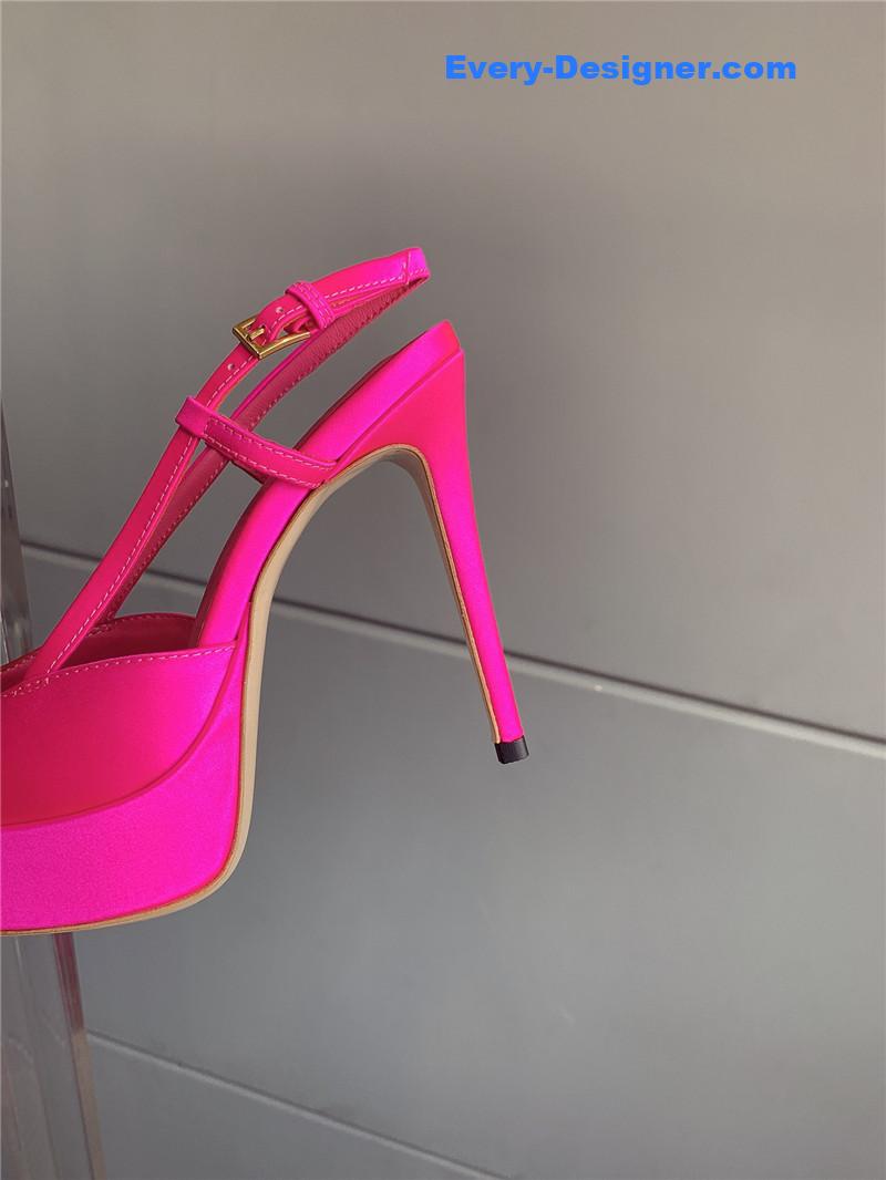 Va1e*ntin0 new sky high heels