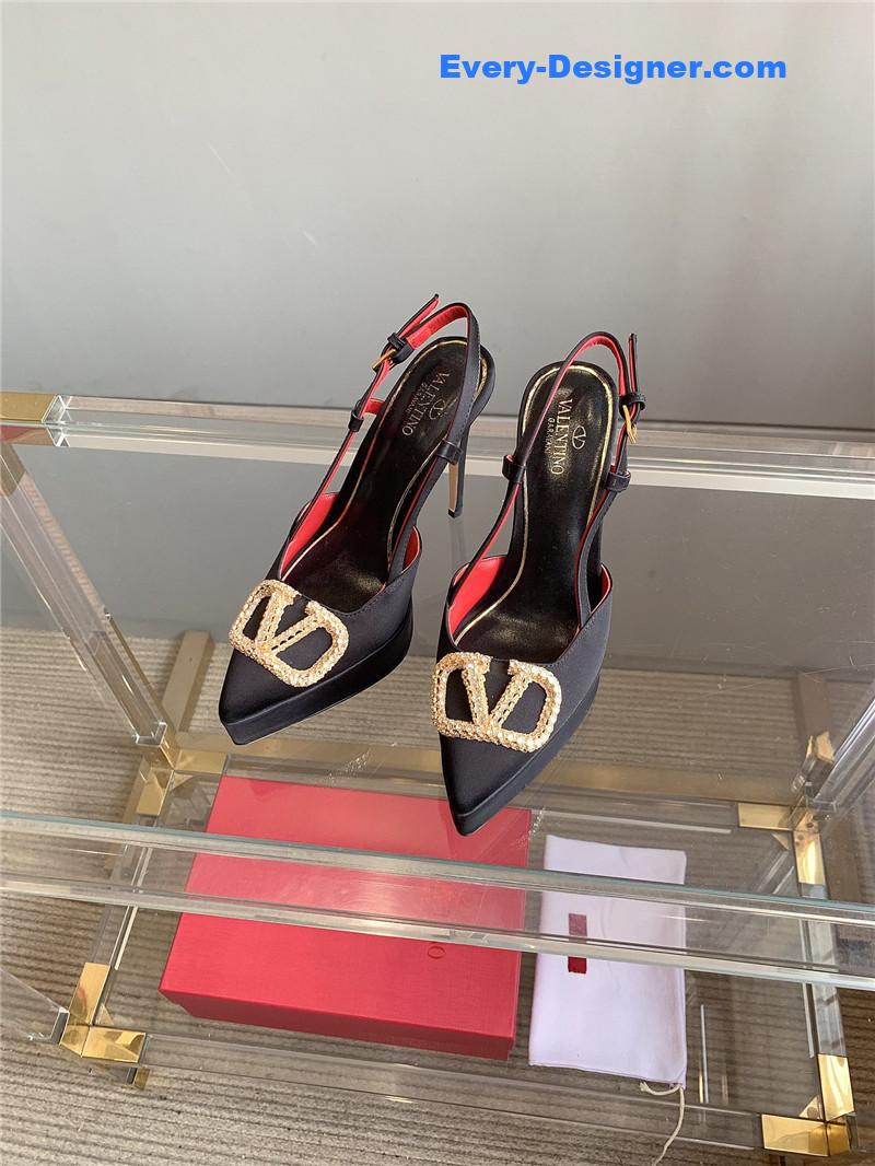 Va1e*ntin0 new sky high heels