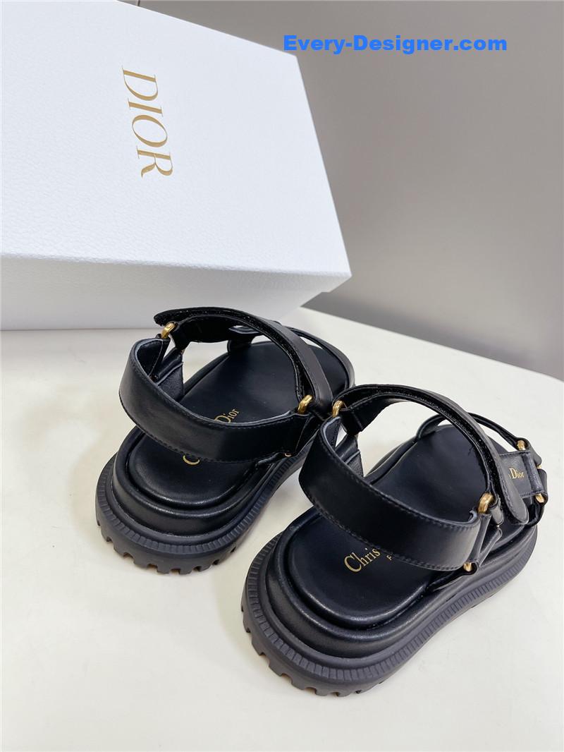 D10r new velcro sandals