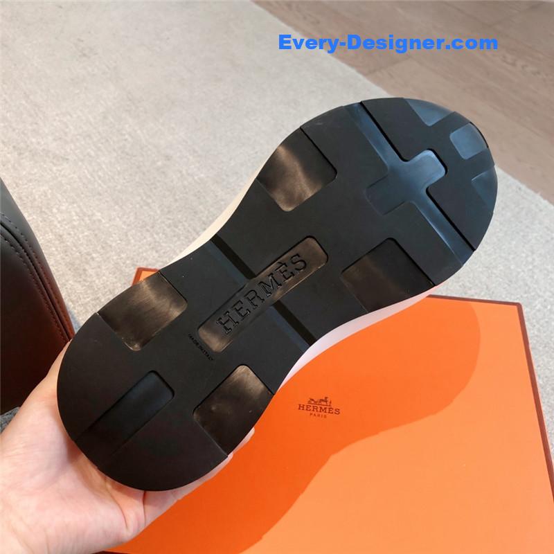 H**me5 new sneakers
