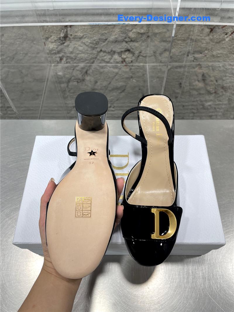 D10r new baotou chunky heel sandals