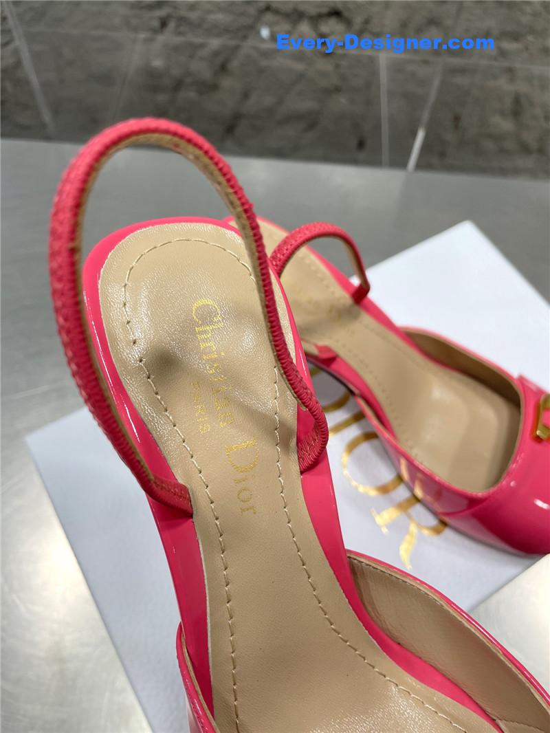 D10r new baotou chunky heel sandals