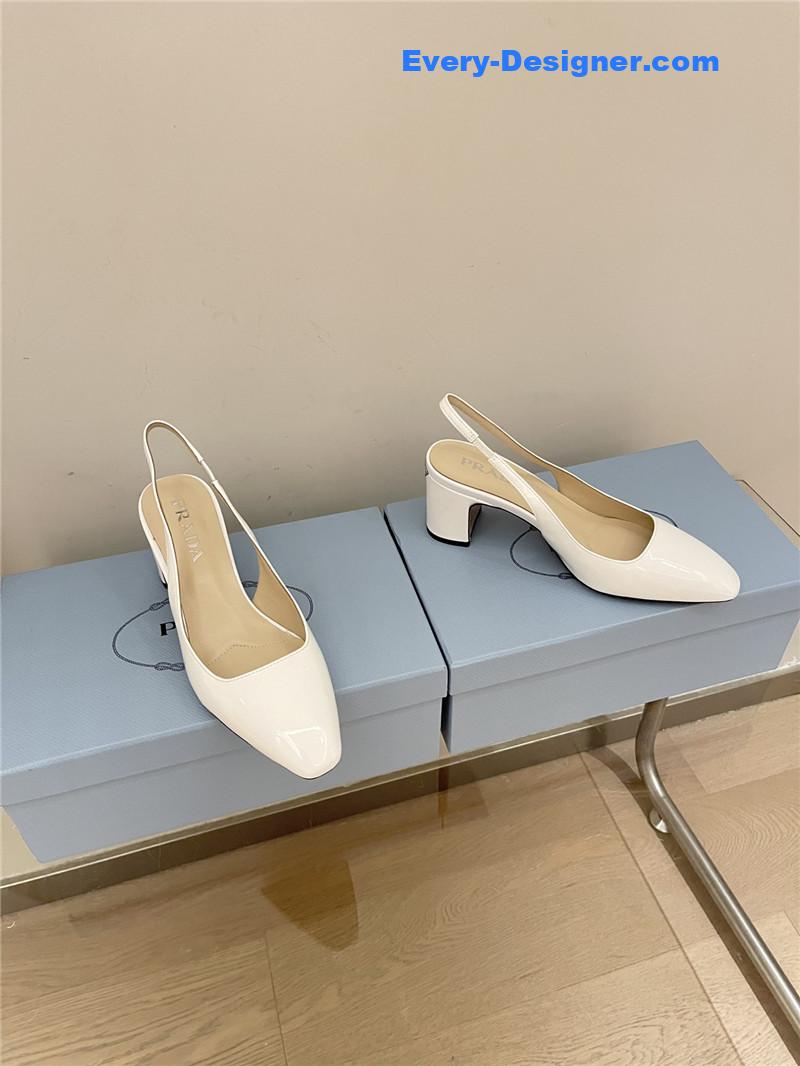 Pra*a new vintage mid heel sandals