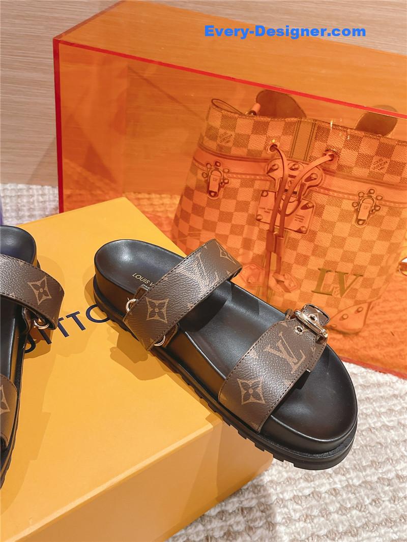 l0vis Vvtt0n lv new embossed sandals and slippers