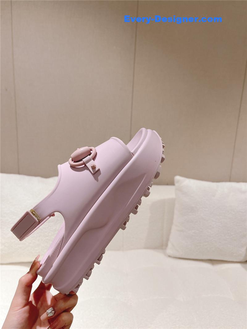 Gvc*1 buckle platform loafer